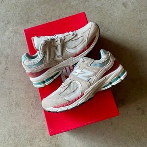 New Balance 2002R Beige/Cream Classic Suede Sneakers Size 3 Youth Girls